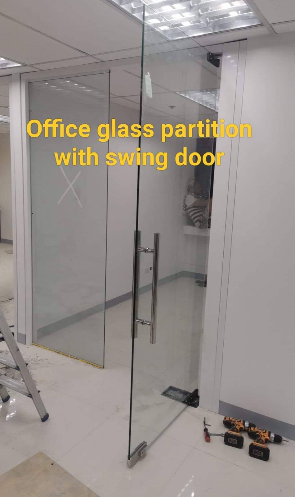 Office Glass Partition with Swing Door