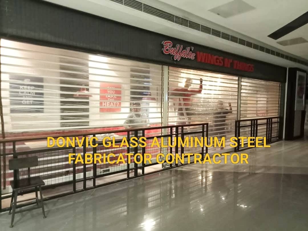 Polycarbonate Roll-Up — Mall Stall